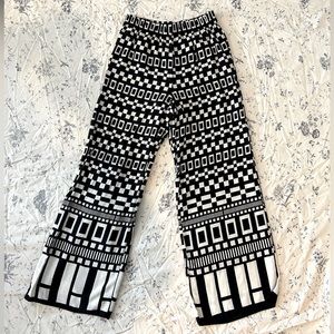Alya size small black and white pants ! Worn once!